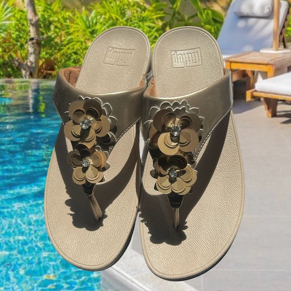 Unworn Fitflop Bronzed Gold Lulu Floral Embellished Sandals Women Size 9 - Picture 1 of 4